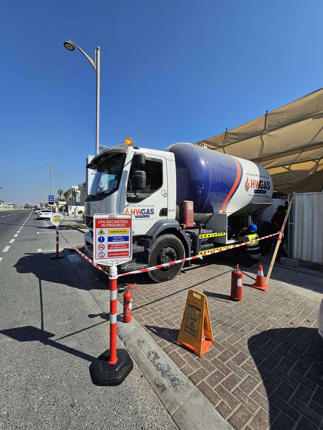 HW Gas bobtail tanker
