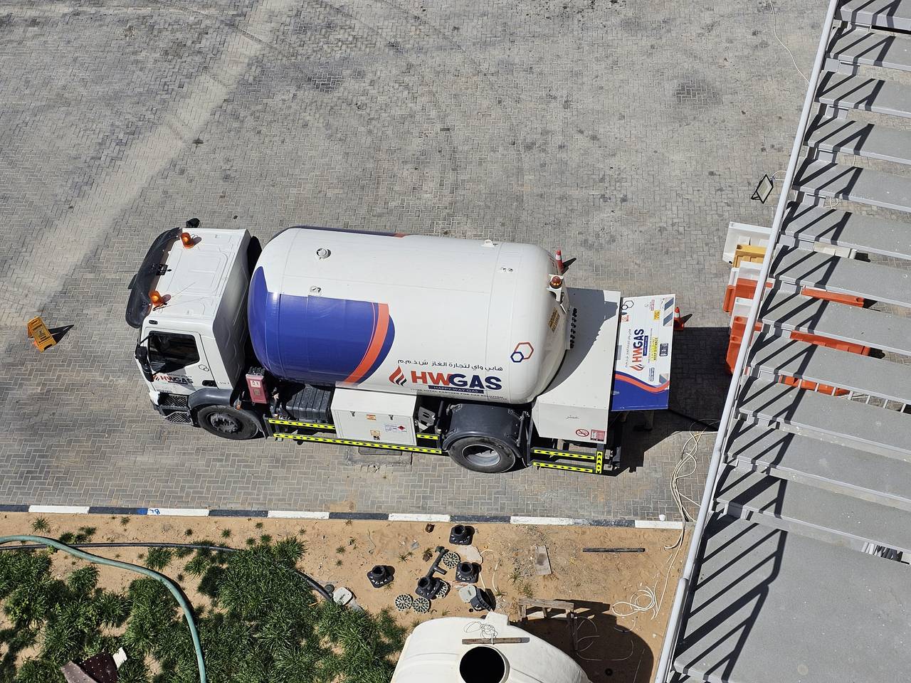 Happy Way Gas LPG tanker on UAE highway