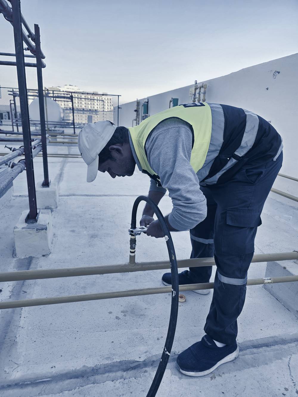 On-site LPG decanting and revalidation
